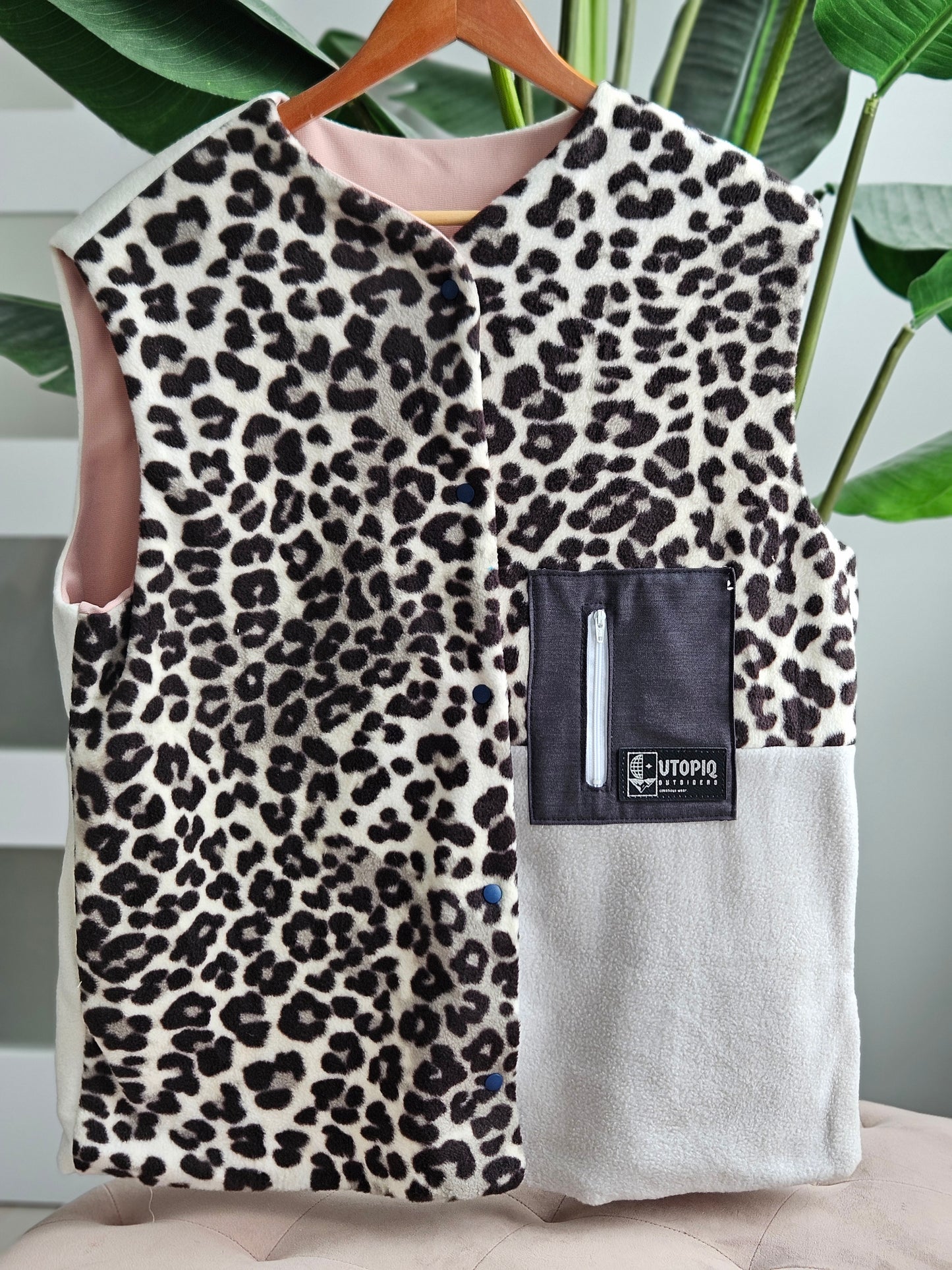 VESTE SANS MANCHE LÉOPARD GLACÉ