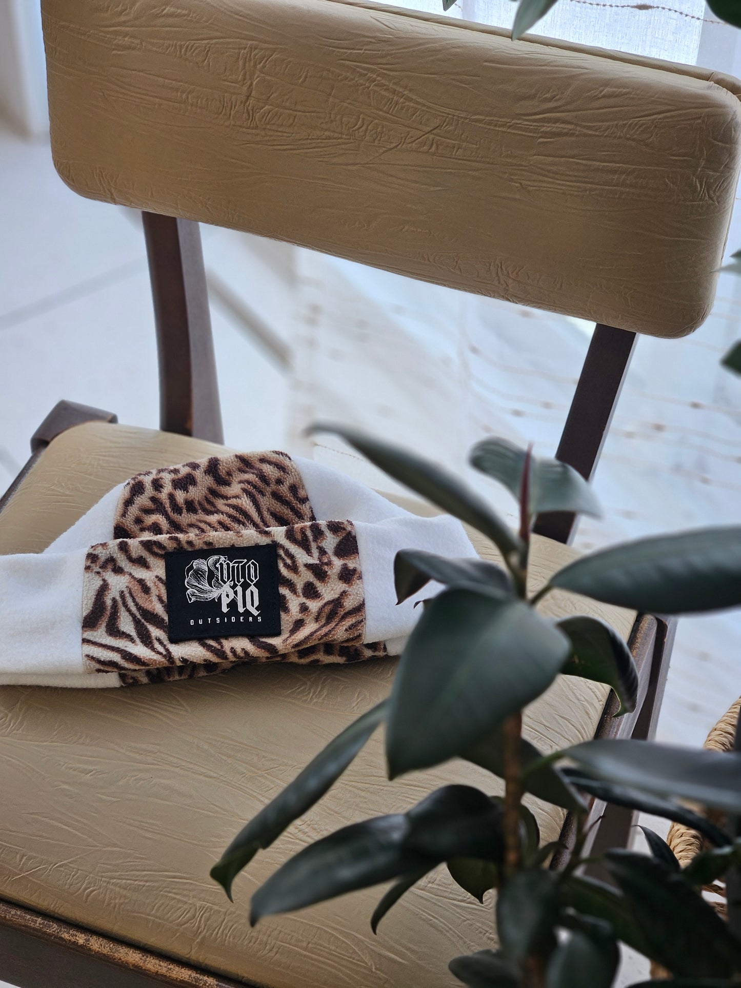 BEANIE FUNKY CHEETAH WHITE